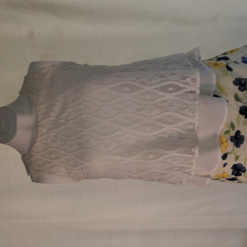 2 identical tops peach & ivory